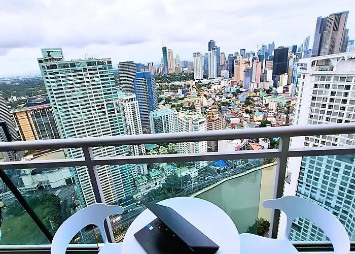 Rockwell View 1 Bedroom Near Makati With Free Pool 公寓式飯店
